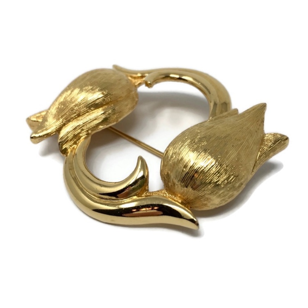 Vintage Monet 1970s Gold Tone Double Tulip Brooch Pin
